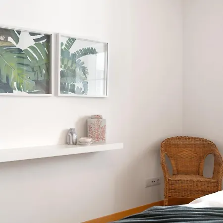 Bright And Colorful - Centrally Located - *