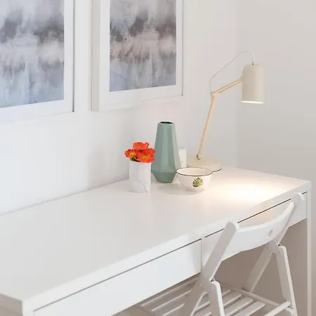 Apartment Bright And Colorful - Centrally Located -